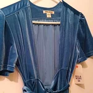 Billabong dress 18in lenght PS. Width underarms circumference is 26 aprox.